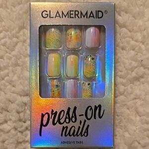 Glamermaid 24 Peices Pastel Art Design Press-On Nail Iridescent Nails